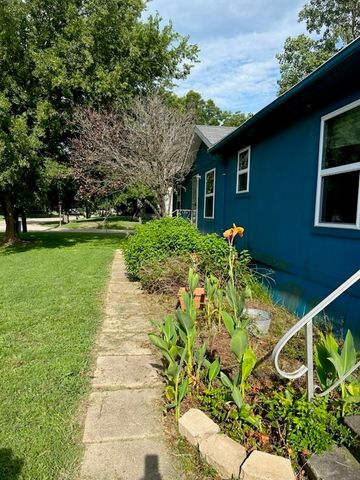402 College Street, Lone Oak, TX 75453