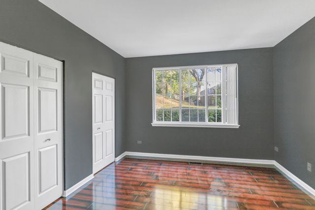 1949 Blackberry Lane 1949, Hoffman Estates, IL 60169