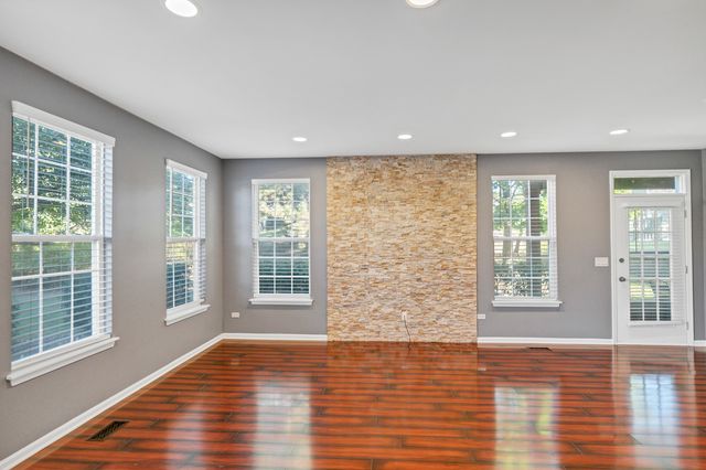 1949 Blackberry Lane 1949, Hoffman Estates, IL 60169