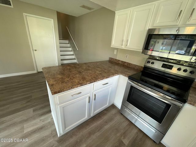 97 Springwood Square, Port Orange, FL 32129