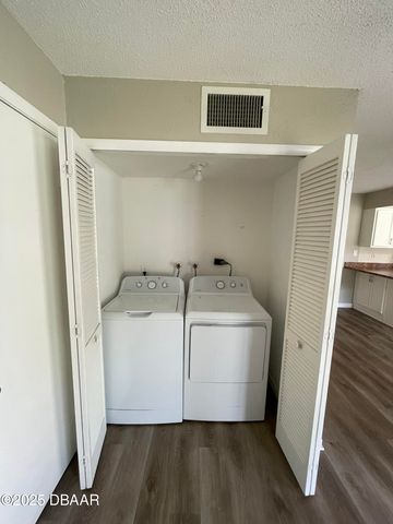 97 Springwood Square, Port Orange, FL 32129