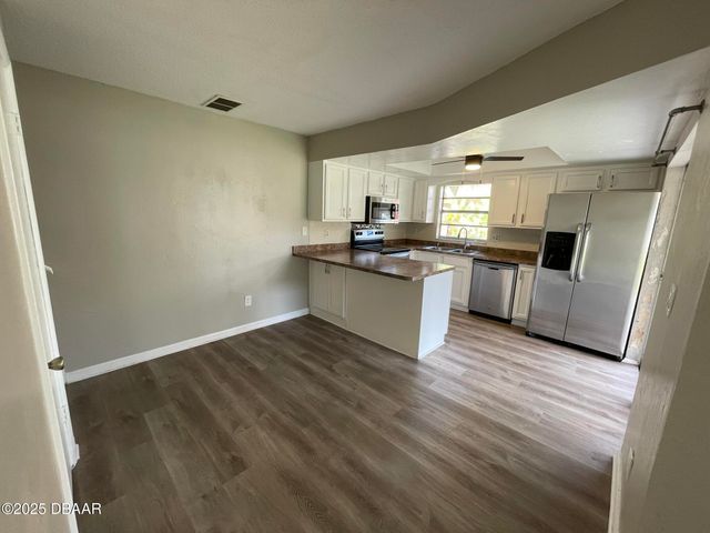 97 Springwood Square, Port Orange, FL 32129