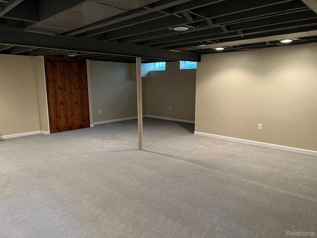 424 W LA SALLE Avenue, Royal Oak, MI 48073