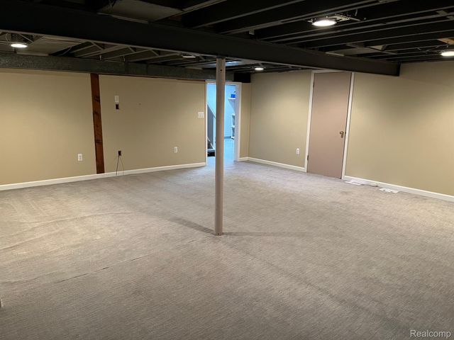 424 W LA SALLE Avenue, Royal Oak, MI 48073