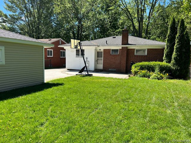 424 W LA SALLE Avenue, Royal Oak, MI 48073