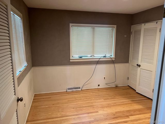 424 W LA SALLE Avenue, Royal Oak, MI 48073