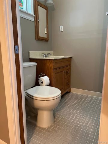 424 W LA SALLE Avenue, Royal Oak, MI 48073