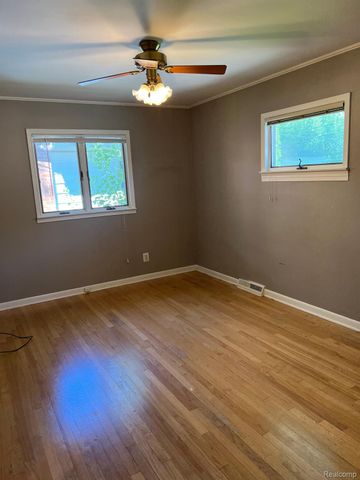 424 W LA SALLE Avenue, Royal Oak, MI 48073