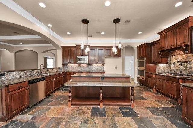 3511 River Bend Drive, Rosenberg, TX 77471