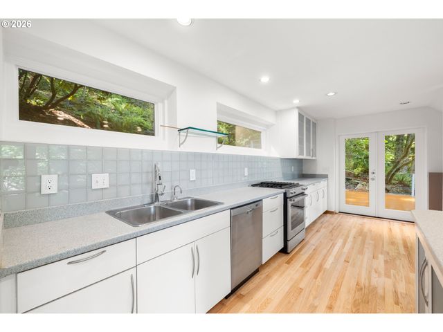 2339 Nw ASPEN Ave, Portland, OR 97210