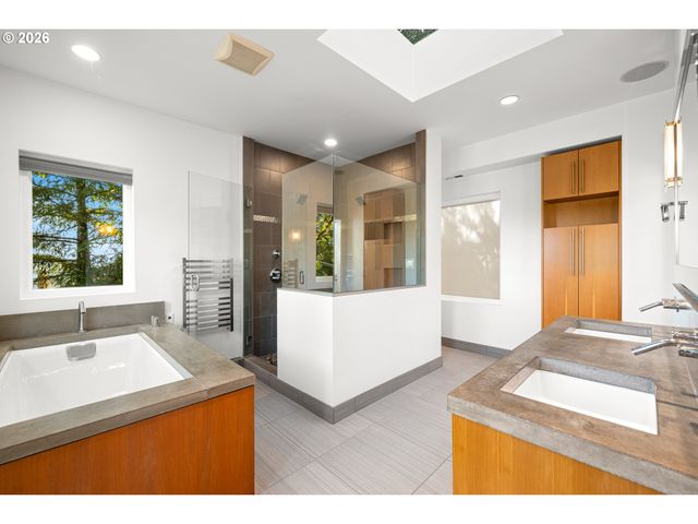 2339 Nw ASPEN Ave, Portland, OR 97210