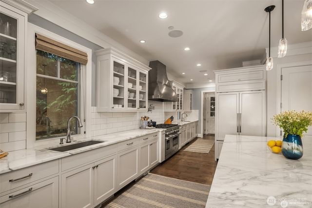 2409 Evergreen Point Road, Medina, WA 98039