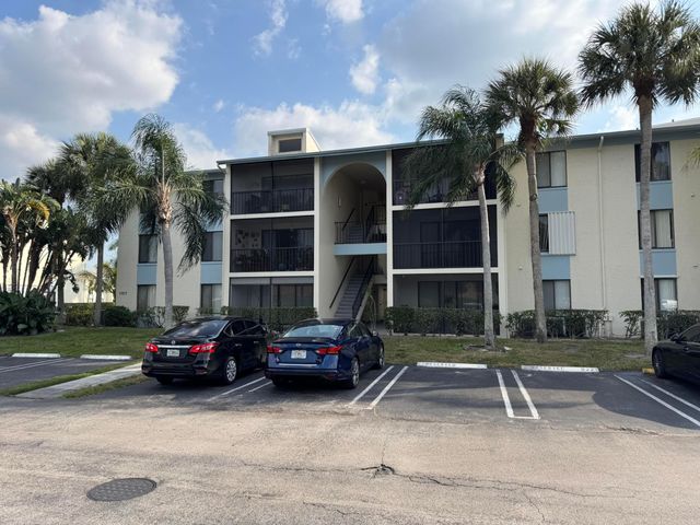 1107 Green Pine Boulevard B1, West Palm Beach, FL 33409