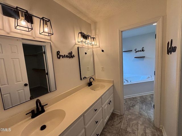 115 Sommerset Drive, Clayton, NC 27520