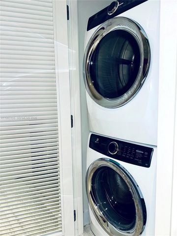 1451 Brickell Ave 2204, Miami, FL 33131