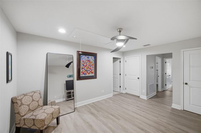 2013 SUNSET WIND LOOP, Oldsmar, FL 34677