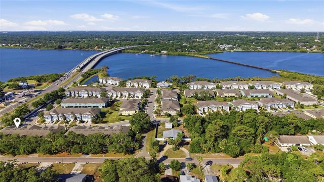 2013 SUNSET WIND LOOP, Oldsmar, FL 34677