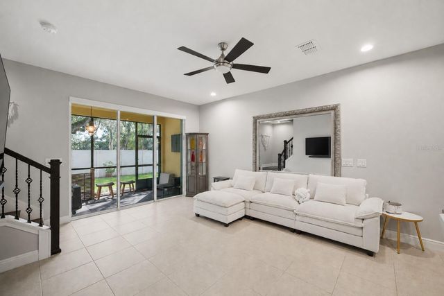 2013 SUNSET WIND LOOP, Oldsmar, FL 34677