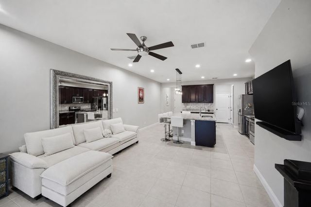 2013 SUNSET WIND LOOP, Oldsmar, FL 34677