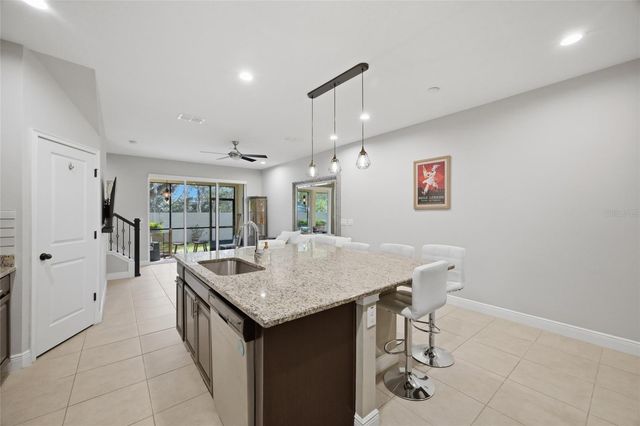 2013 SUNSET WIND LOOP, Oldsmar, FL 34677
