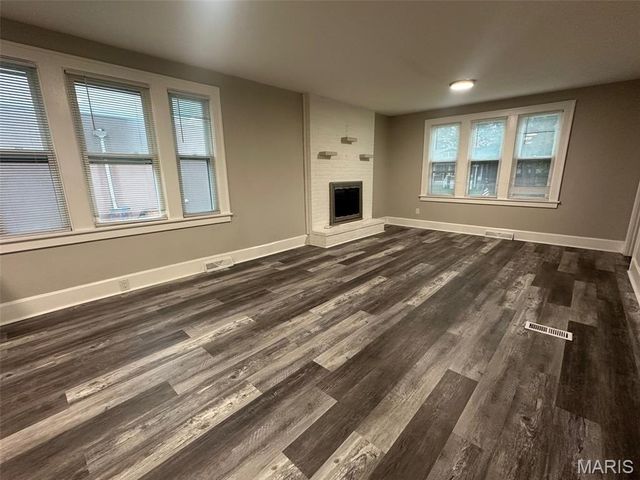 503 Leslie Avenue, Wood River, IL 62095