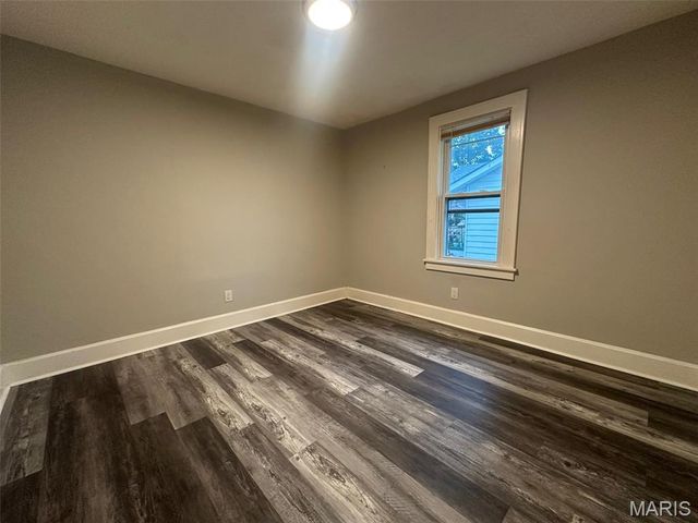503 Leslie Avenue, Wood River, IL 62095