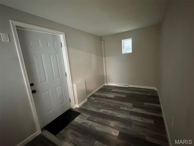 503 Leslie Avenue, Wood River, IL 62095
