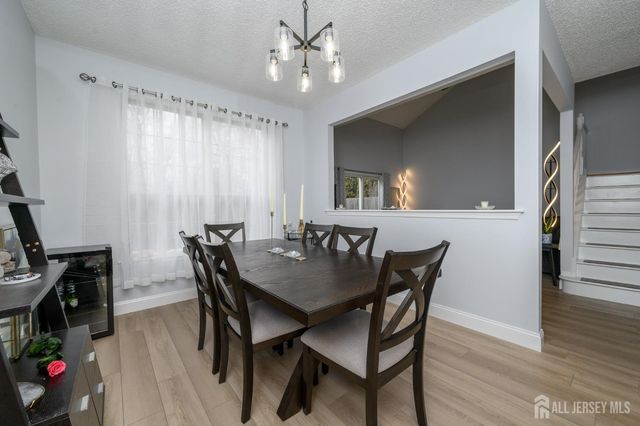 14 Ravenwood Court, Freehold, NJ 07728