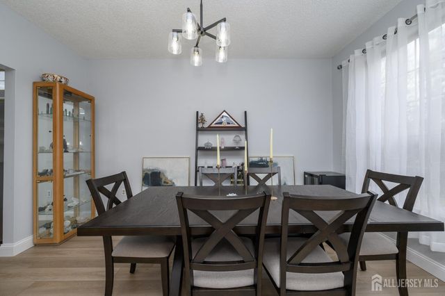 14 Ravenwood Court, Freehold, NJ 07728