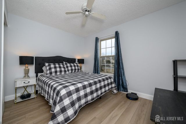 14 Ravenwood Court, Freehold, NJ 07728