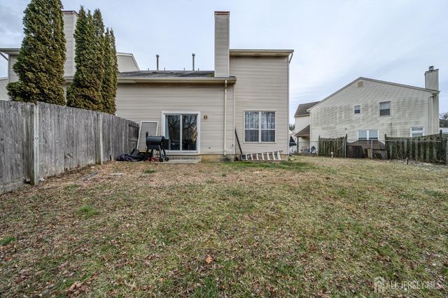 14 Ravenwood Court, Freehold, NJ 07728