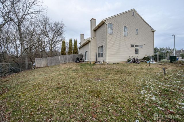 14 Ravenwood Court, Freehold, NJ 07728