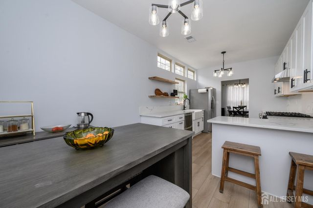 14 Ravenwood Court, Freehold, NJ 07728