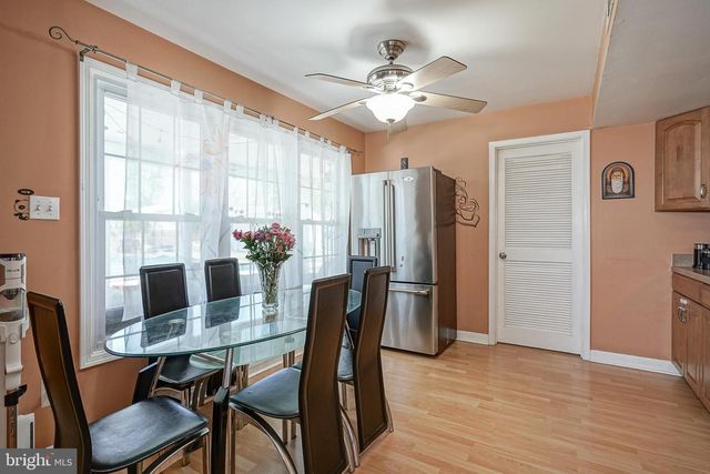 20 CORTLAND LN, Sewell, NJ 08080