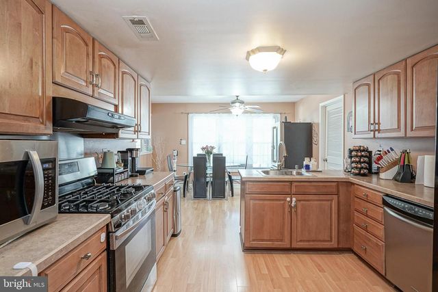 20 CORTLAND LN, Sewell, NJ 08080
