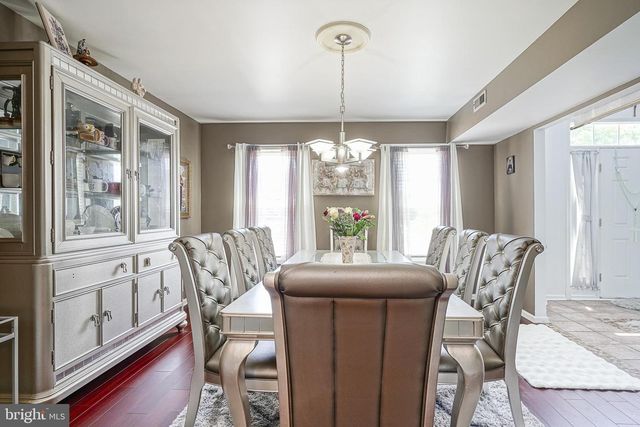 20 CORTLAND LN, Sewell, NJ 08080