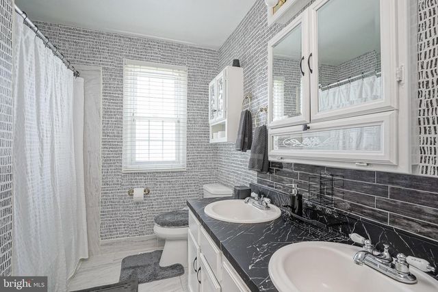 20 CORTLAND LN, Sewell, NJ 08080