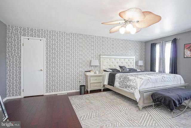 20 CORTLAND LN, Sewell, NJ 08080