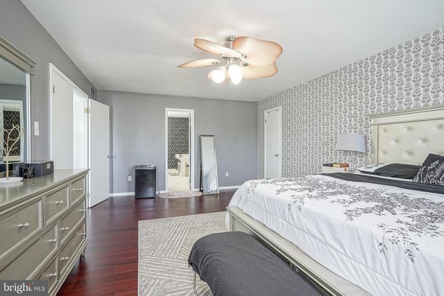 20 CORTLAND LN, Sewell, NJ 08080