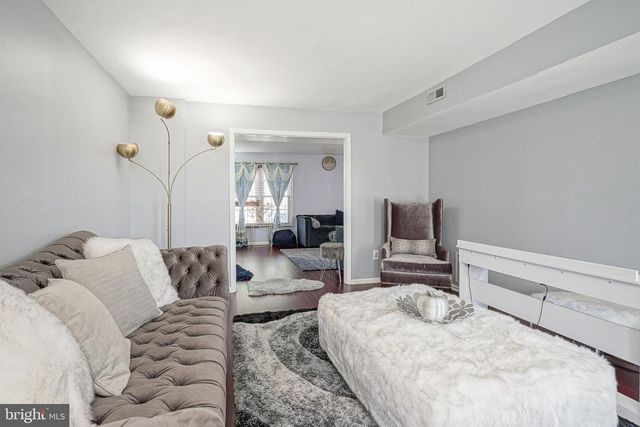 20 CORTLAND LN, Sewell, NJ 08080