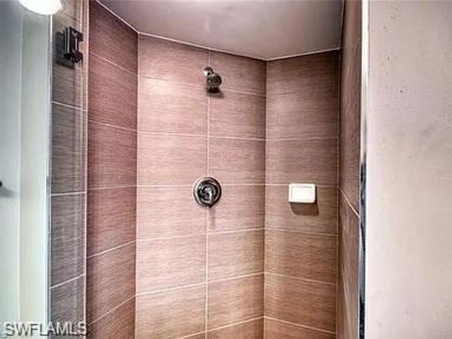 109 Wading Bird CIR # V102, Naples, FL 34110