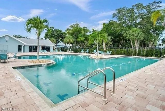 109 Wading Bird CIR # V102, Naples, FL 34110