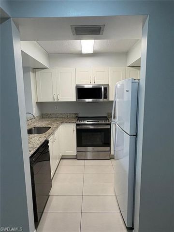 109 Wading Bird CIR # V102, Naples, FL 34110