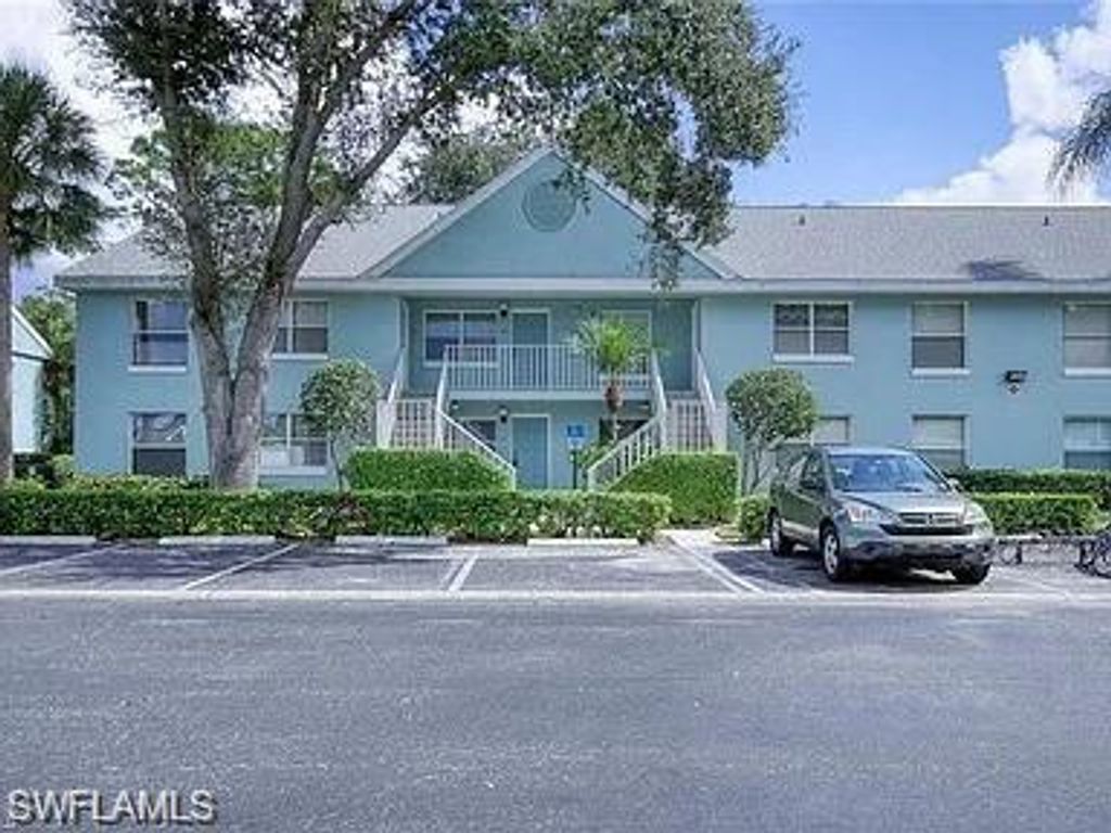 109 Wading Bird CIR # V102, Naples, FL 34110