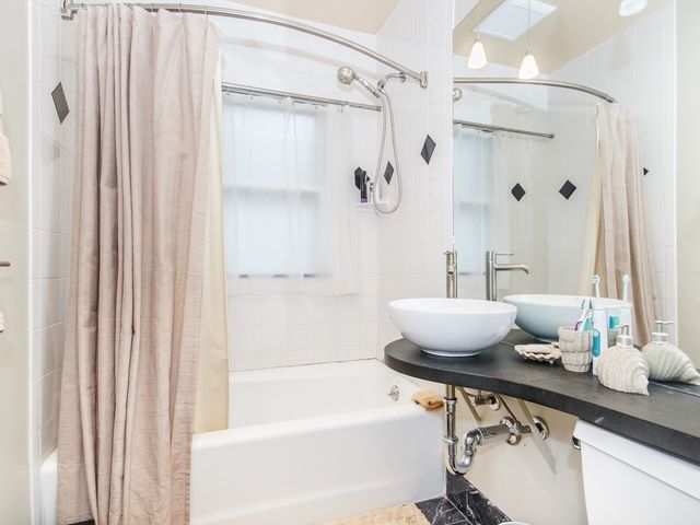 62 Granville Rd 1, Cambridge, MA 02138