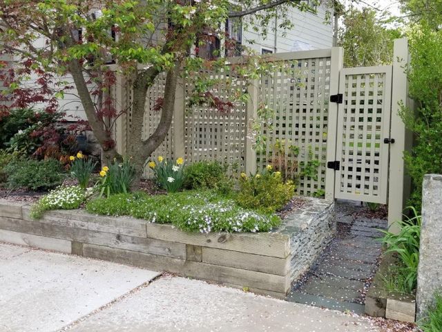 62 Granville Rd 1, Cambridge, MA 02138