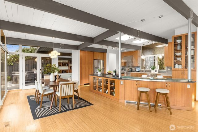 3515 72nd Avenue SE, Mercer Island, WA 98040
