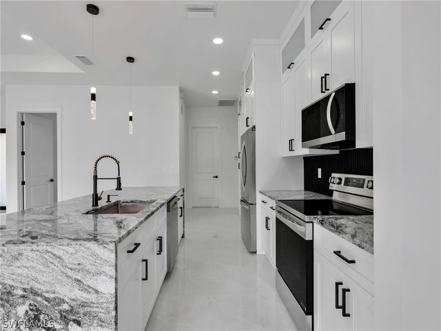 808 Willard AVE, Lehigh Acres, FL 33972