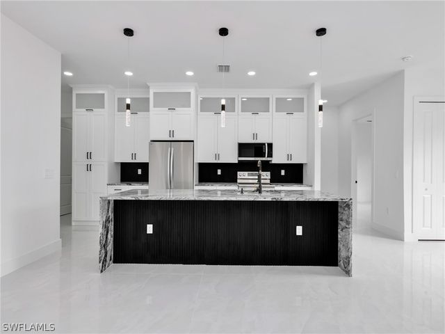 808 Willard AVE, Lehigh Acres, FL 33972