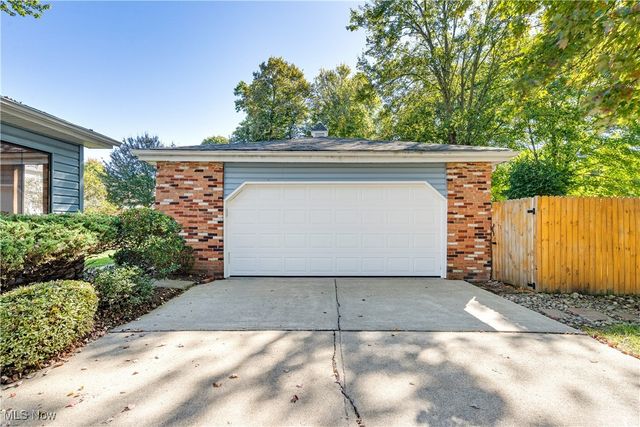 2959 Holyoke Drive, Youngstown, OH 44514